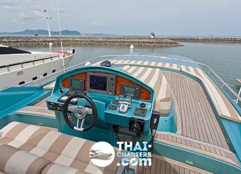 «Golden Boy» motor yacht for rent in Pattaya