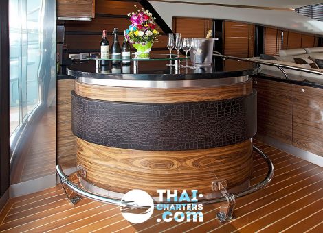 «Golden Boy» motor yacht for rent in Pattaya