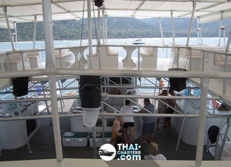 It equipped with a Hi-Fi sound system and karaoke, foam party machine, two waterslides, dancefloor, galley and buffer, bar, toilets and showers.